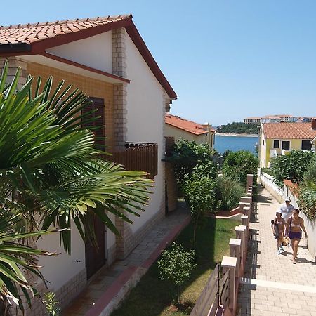 Diana'S Place Pula Exterior photo
