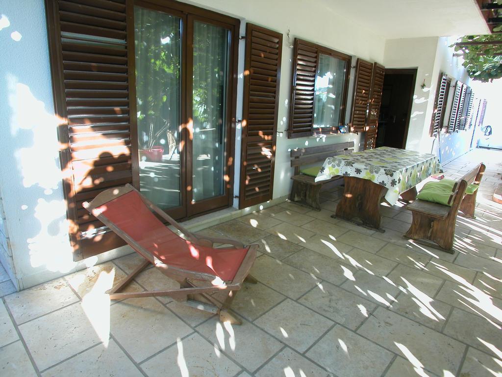 Diana'S Place Pula Exterior photo