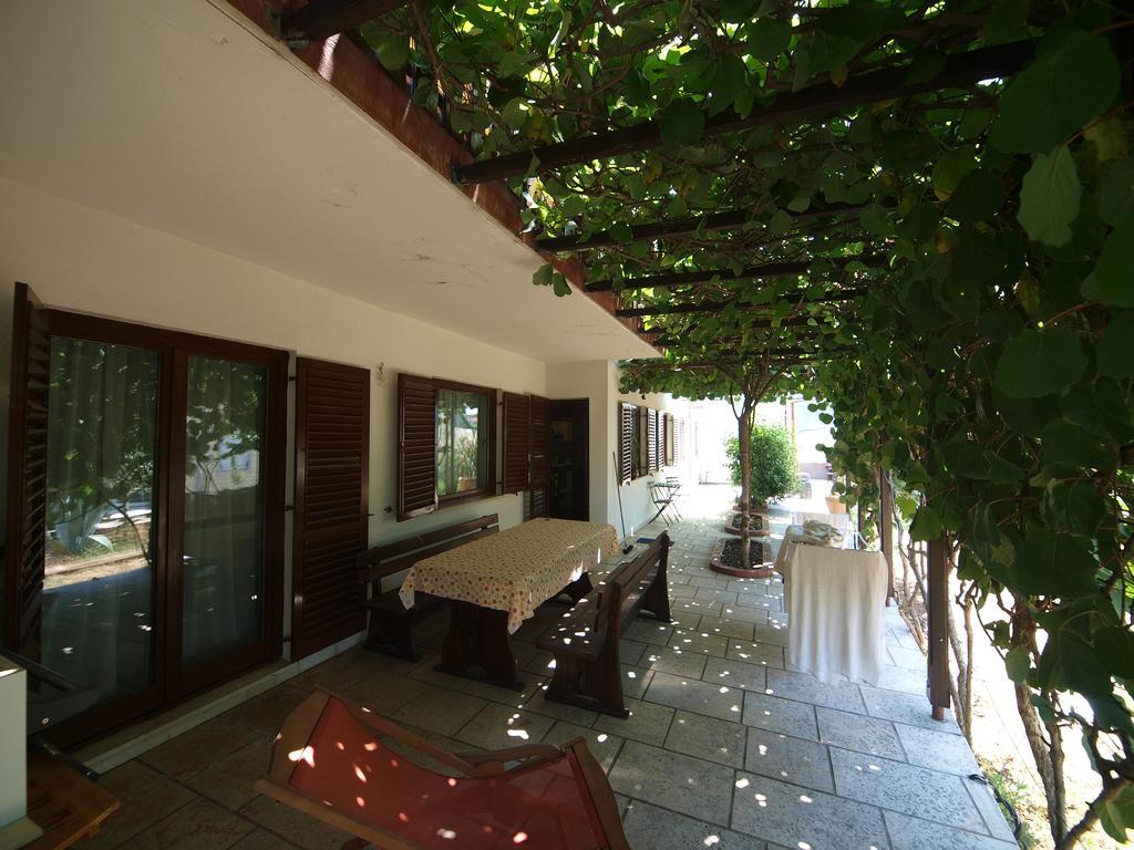 Diana'S Place Pula Exterior photo